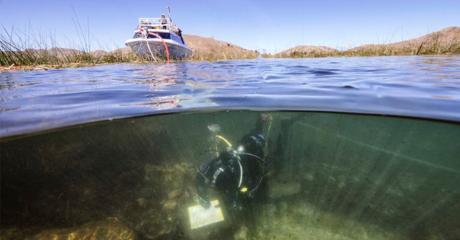 titicaca lago underwater millones invertir tiwanaku archaeologists mysterious stunned civilisation incas archaeological excavations systematic tesoro reveals quiere descontaminar ceremonial near