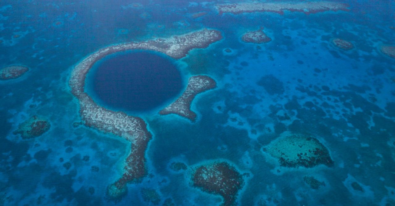 The truth behind the Great Blue Hole, a marine abyss in the Caribbean